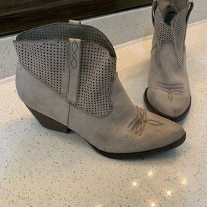 Very Volatile Short Cowboy Boots